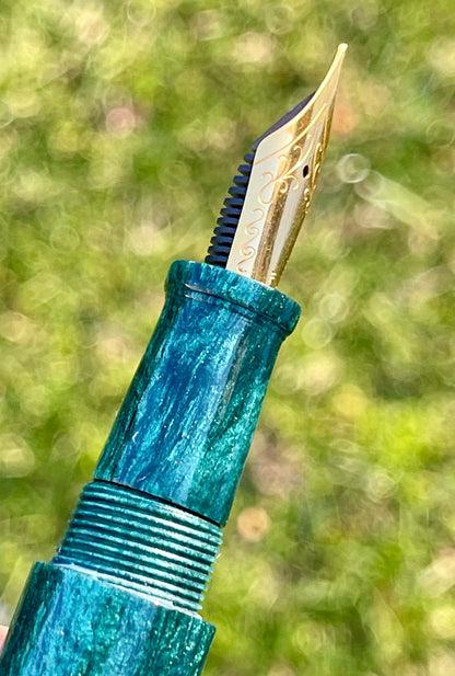 Z - Spruce Green Pearl Fountain Pen (Kelli)
