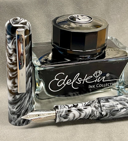 Z - Penguin’s Tuxedo Pen with clip