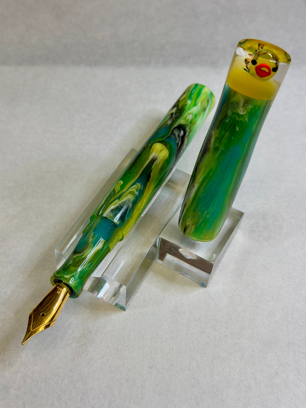 Perpetual Motion Alpha Duck Pen