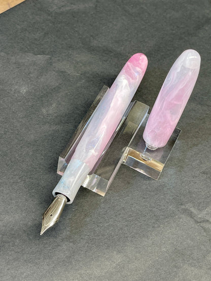 Rainbow Glitter Fountain Pen (Sarah)