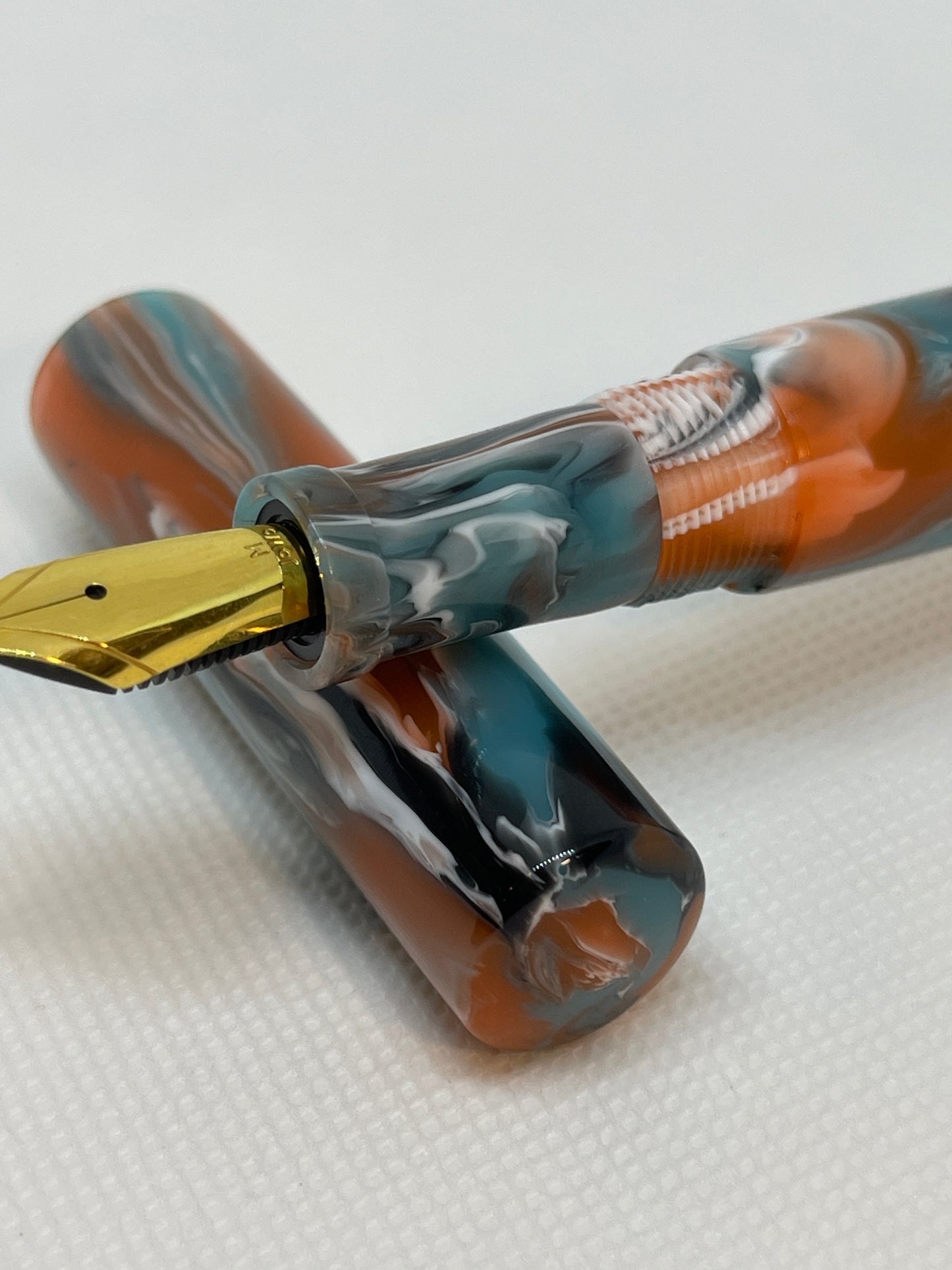 Betta Fight (O/B) Fountain Pen