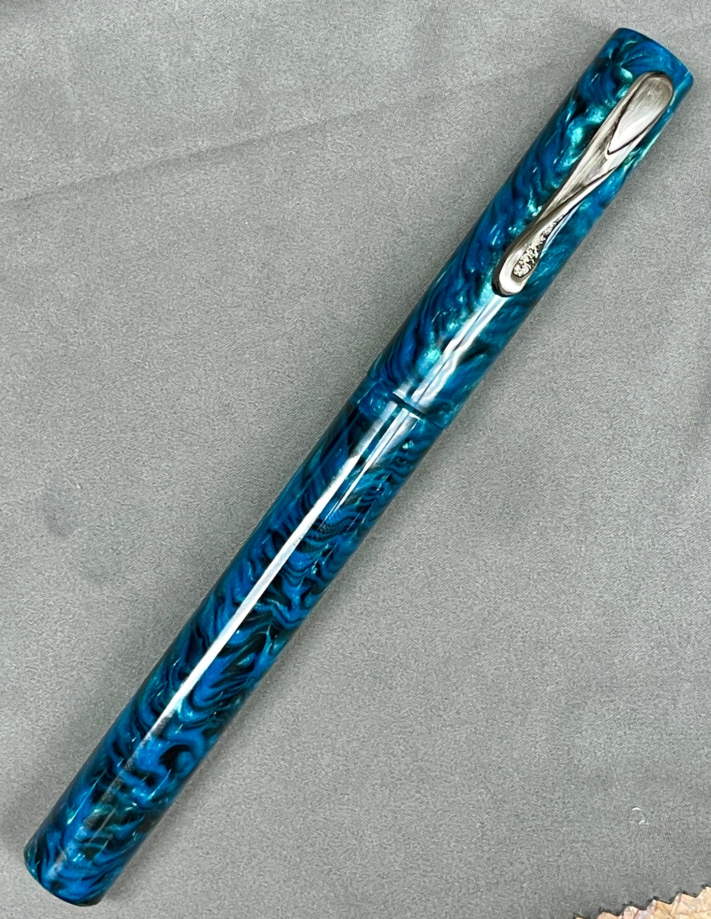 Z - Turquoise Tiger Pen with clip (Bob)