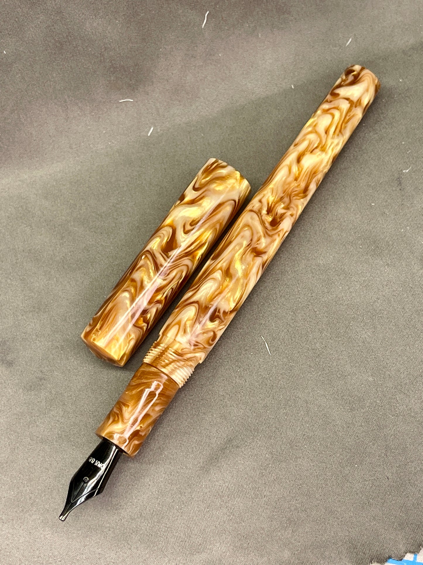 Z - Crème Brûlée Mia Petite Fountain Pen (Pattie)