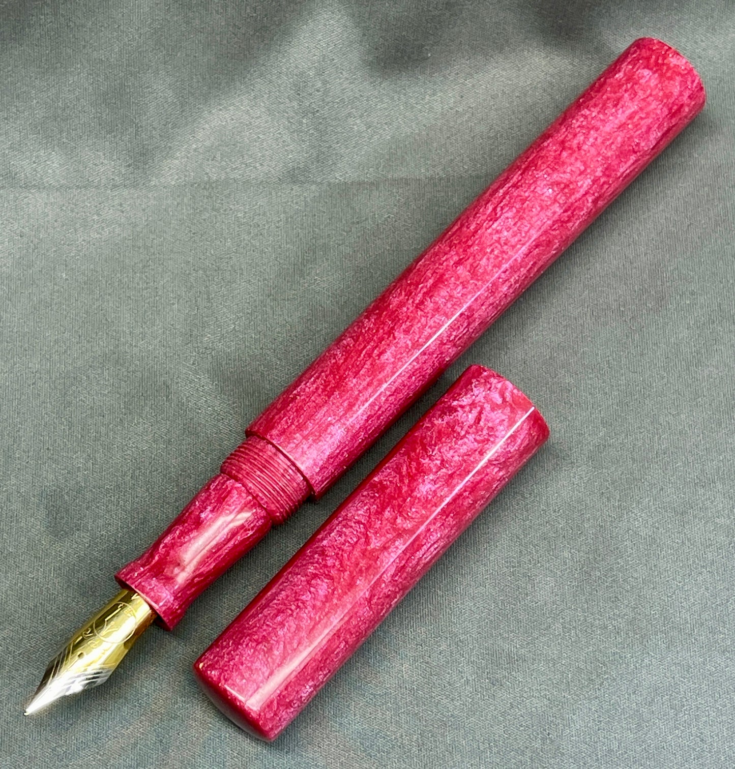 Z - Pink Pearl Pen (Sarah)