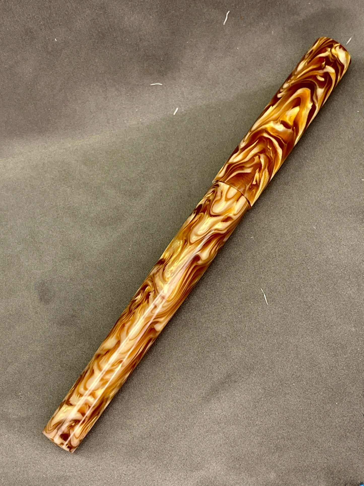 Z - Crème Brûlée Mia Petite Fountain Pen (Pattie)
