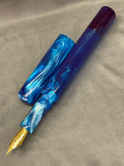 Z - The Sting Fountain Pen Abyss Blue (Robin)